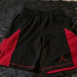 Jordan brand boys shorts.  128-140 CM.